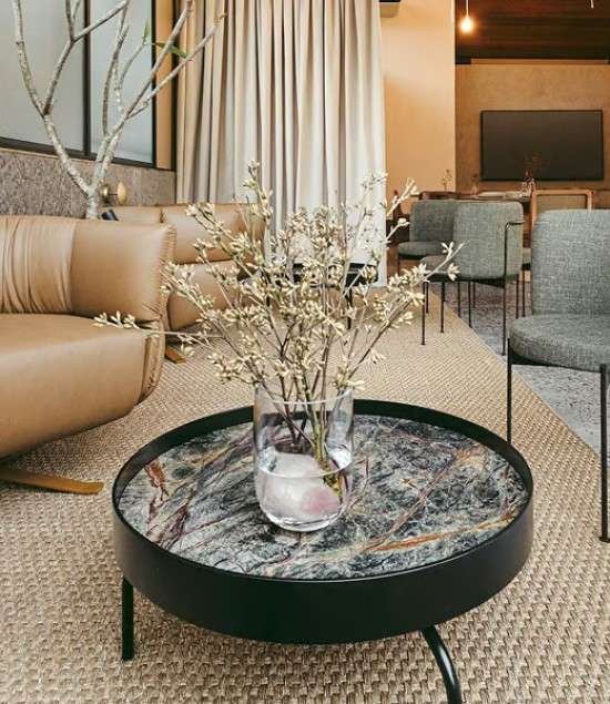 Como decorar mesa de centro com charme e funcionalidade!